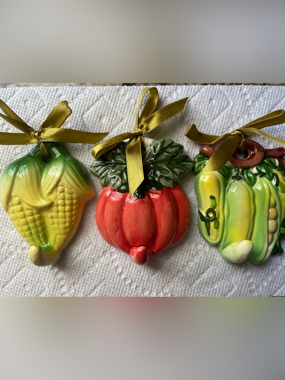 Vintage vegetable wall hanger hooks (3) corn peas pumpkin